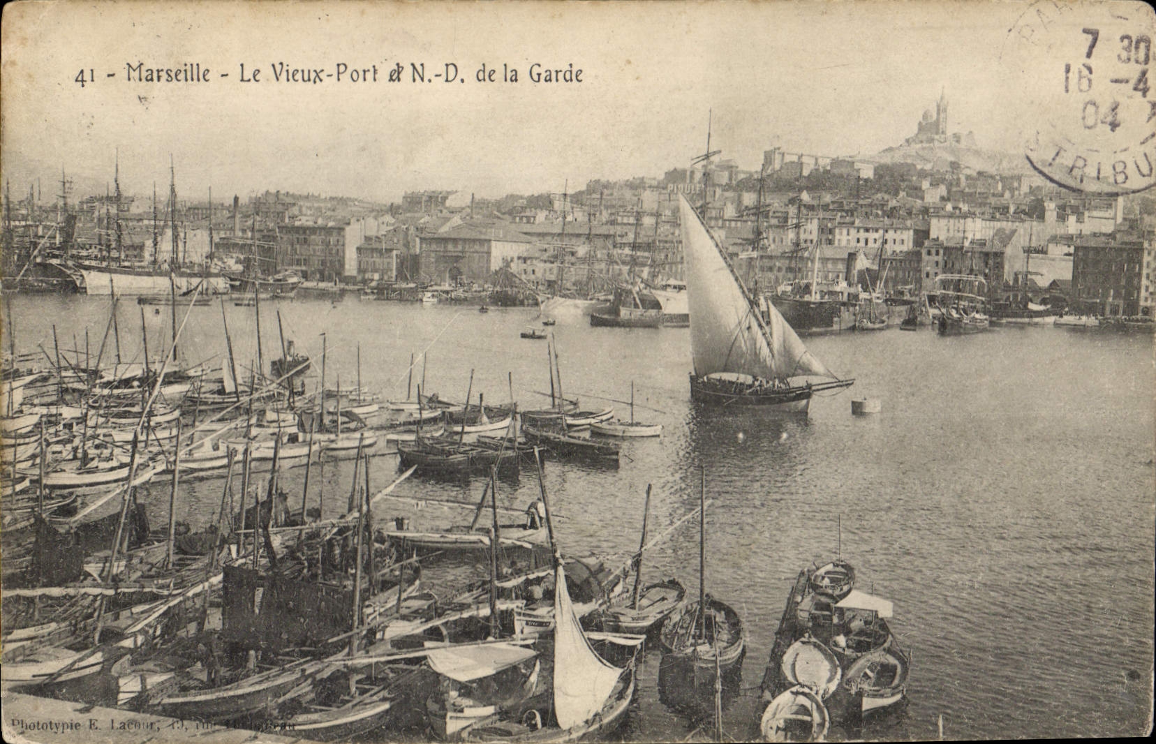 CPA Marseille le vieux Port et N D de la Garde 