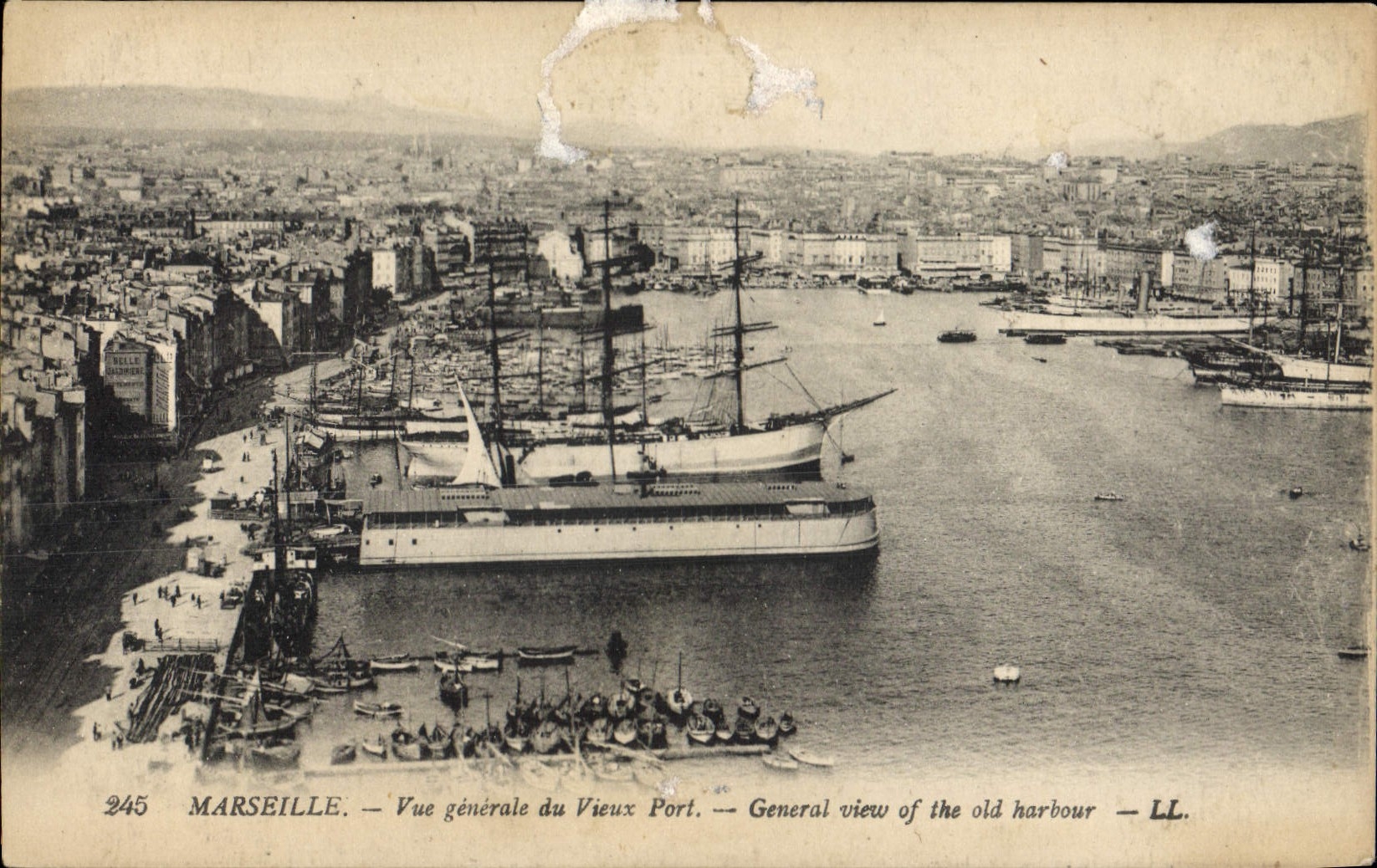 CPA Marseille vue generale du Vieux Port 