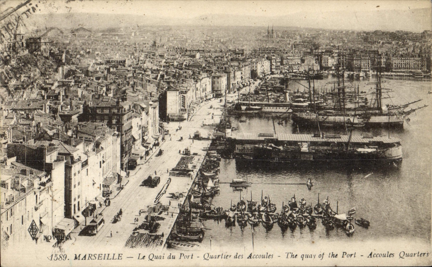 CPA Marseille le Quai du Port Quartier des Accoules 