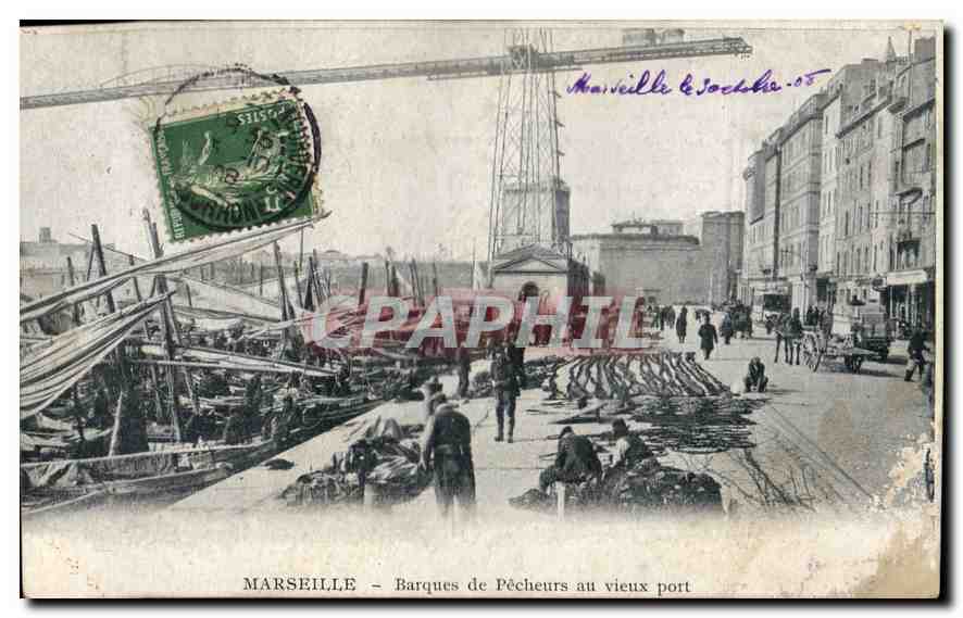 CPA Marseille Barques de Pecheurs au Vieux Port 