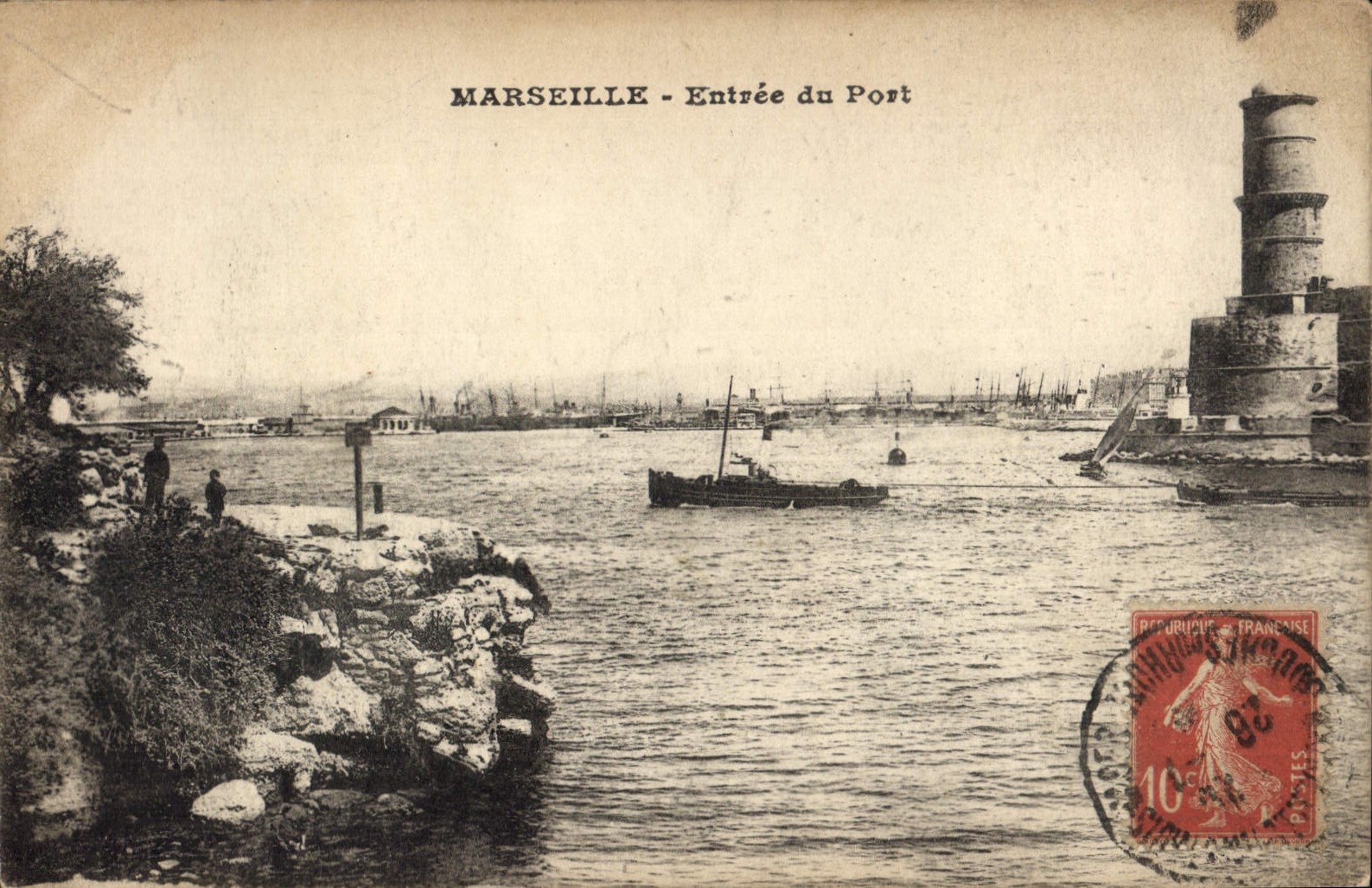 Marseille - Entrée du Port — vue du port avec phare et bateau — éditeur non identifié