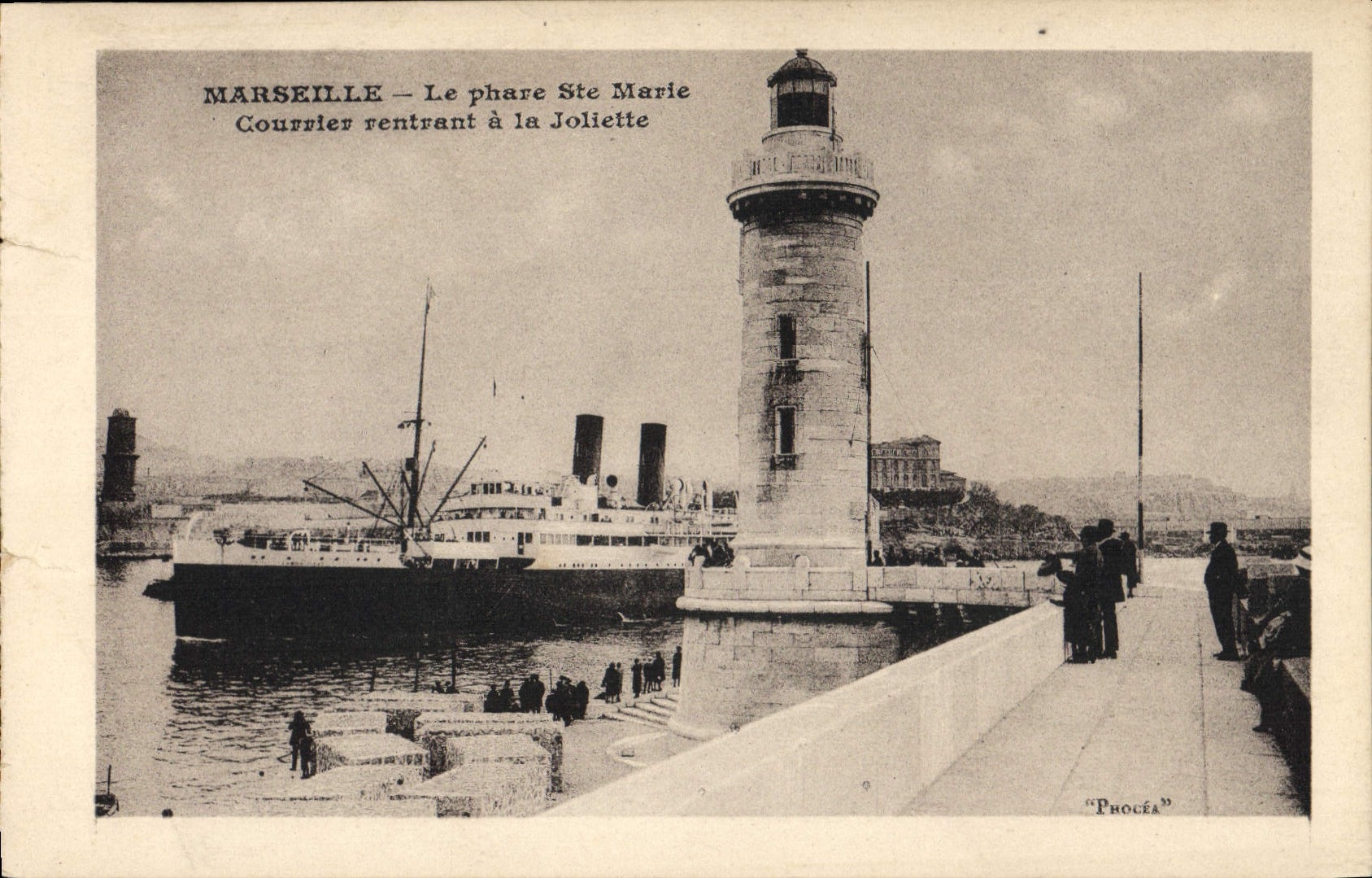CPA Marseille le Phare Ste Marie Courrier rentrant a la Joliette 