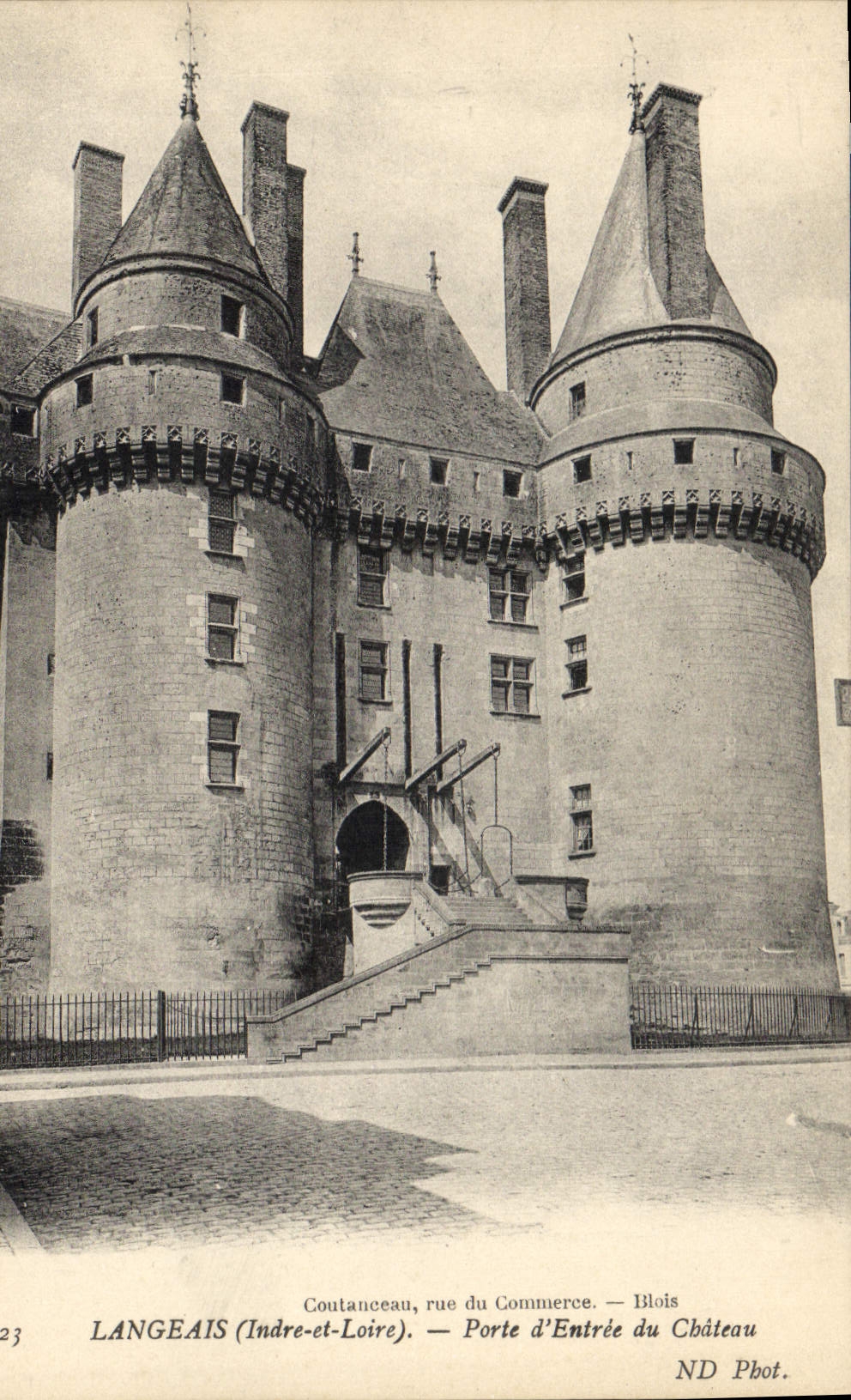 CPA Langeais Indre et Loire Porte d'Entree du Chateau 