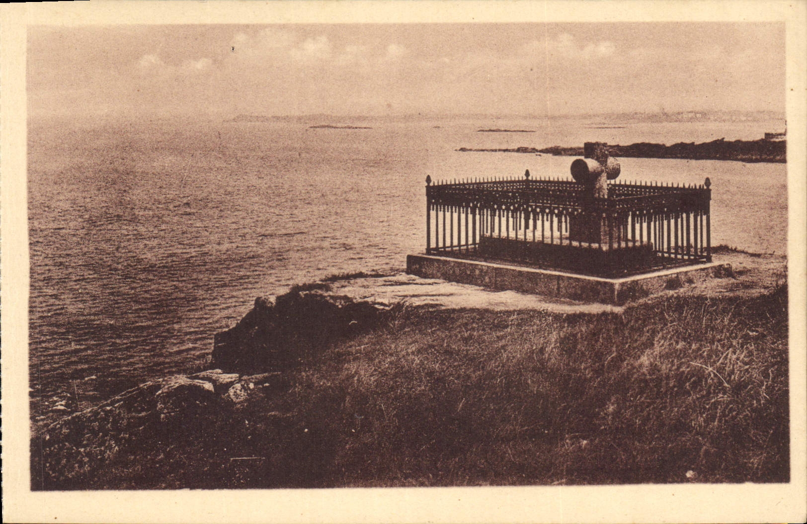 Le Tombeau de Chateaubriand — Saint-Malo — Éditeur : Le Tombeau de Chateaubriand, 177