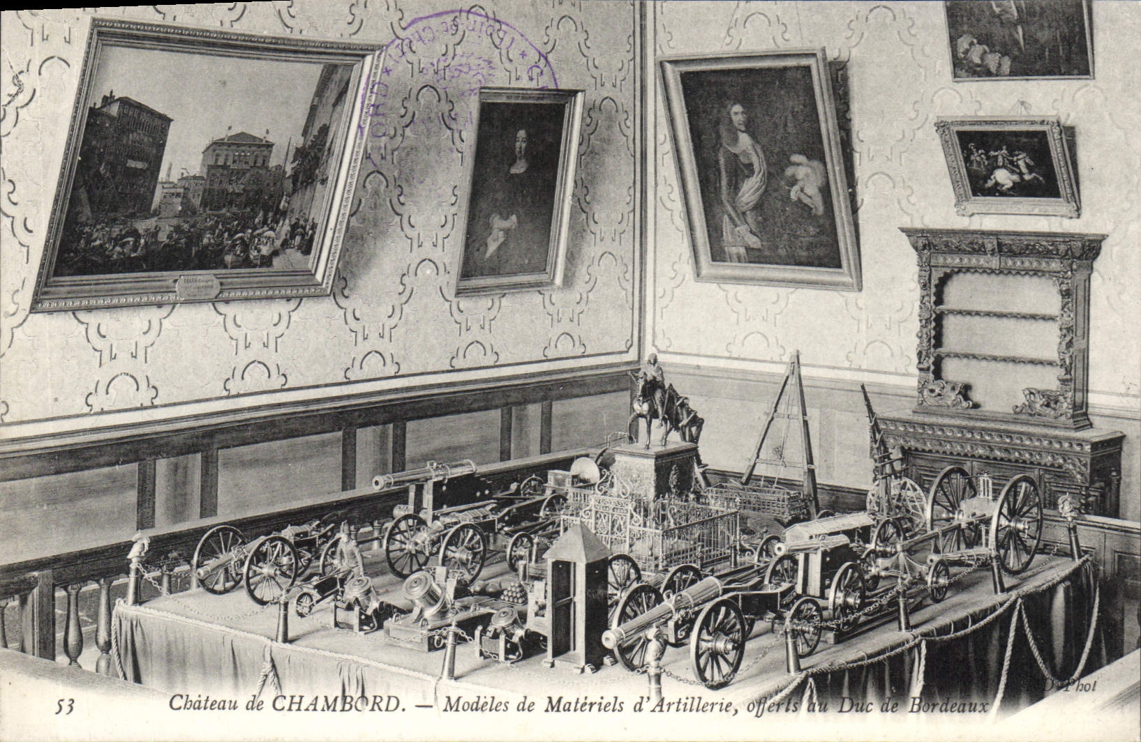 CPA Chateau de Chambord Modeles de materiels d'Artillerie offerts au Duc de Bordeaux 