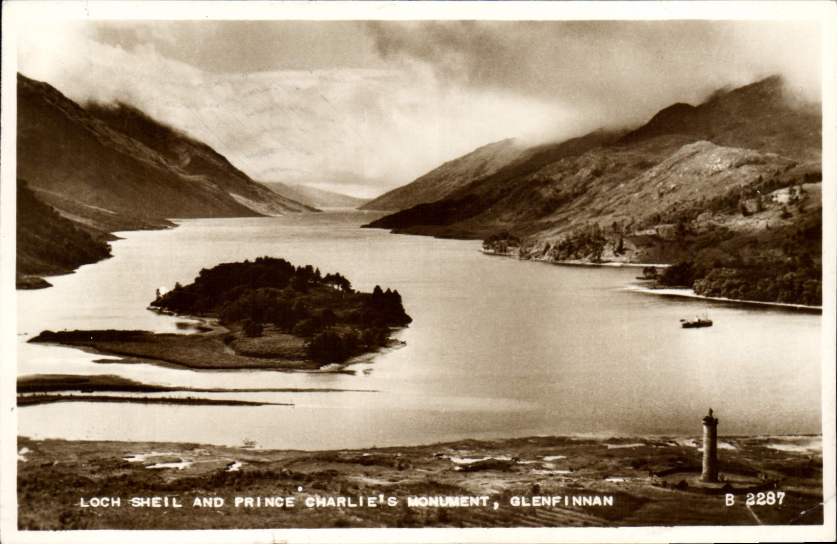 Loch Shiel et monument du prince Charles, Glenfinnan — Valentine's & Sons Ltd, n° B 2287