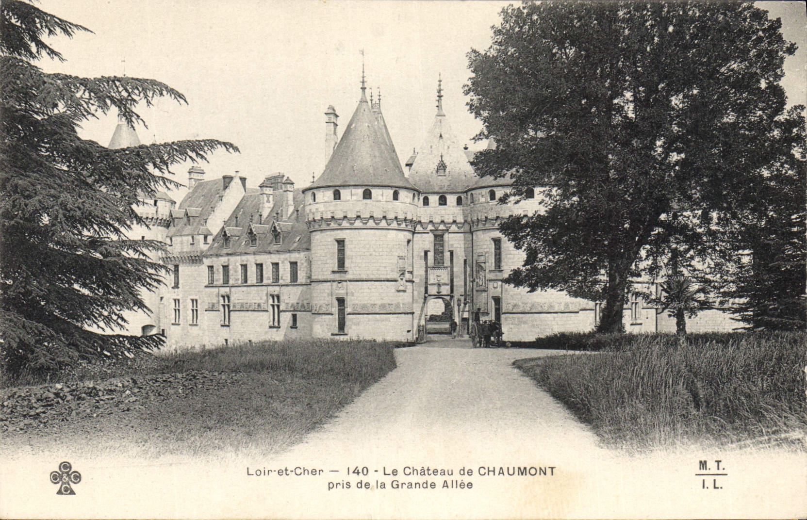 CPA Loir et Cher Le Chateau de Chaumont pris de la Grande allee 