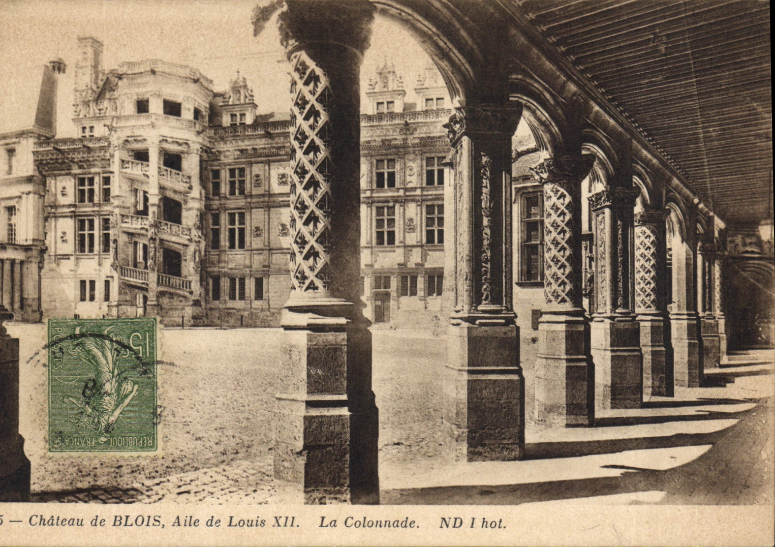 Schloss BLOIS — Flügel von Louis XII. Die Colonnade — ND I hot.
