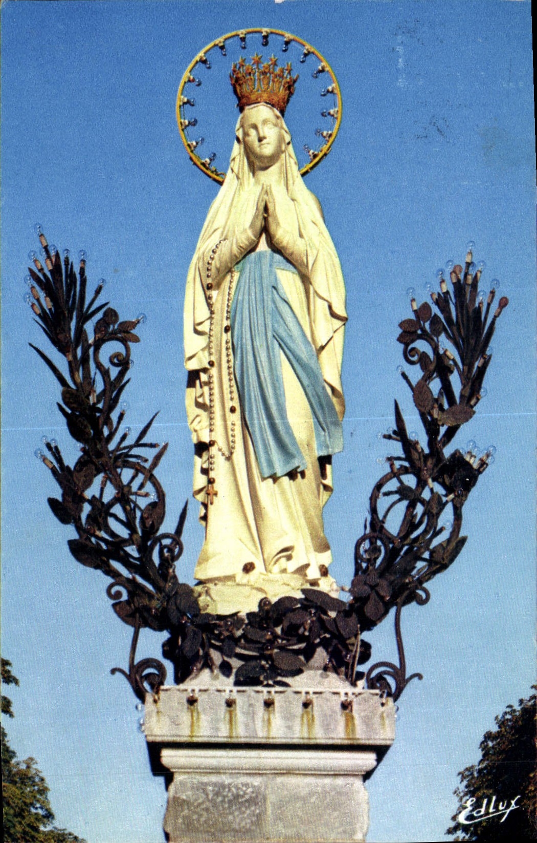 CPA Lourdes La Vierge Couronnee 