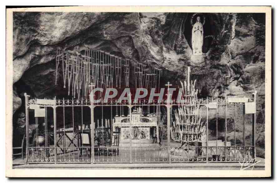 CPA Lourdes La Grotte Miraculeuse 