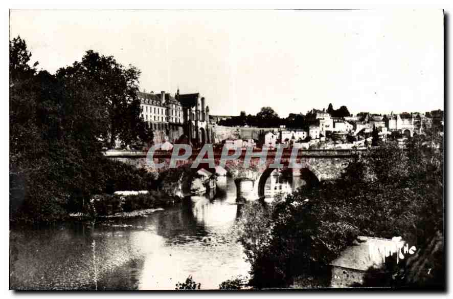 Pont de l'Archevêché à Thouars — vue sur la rivière — Éditions Artistiques Raymond Pergevin - Recto