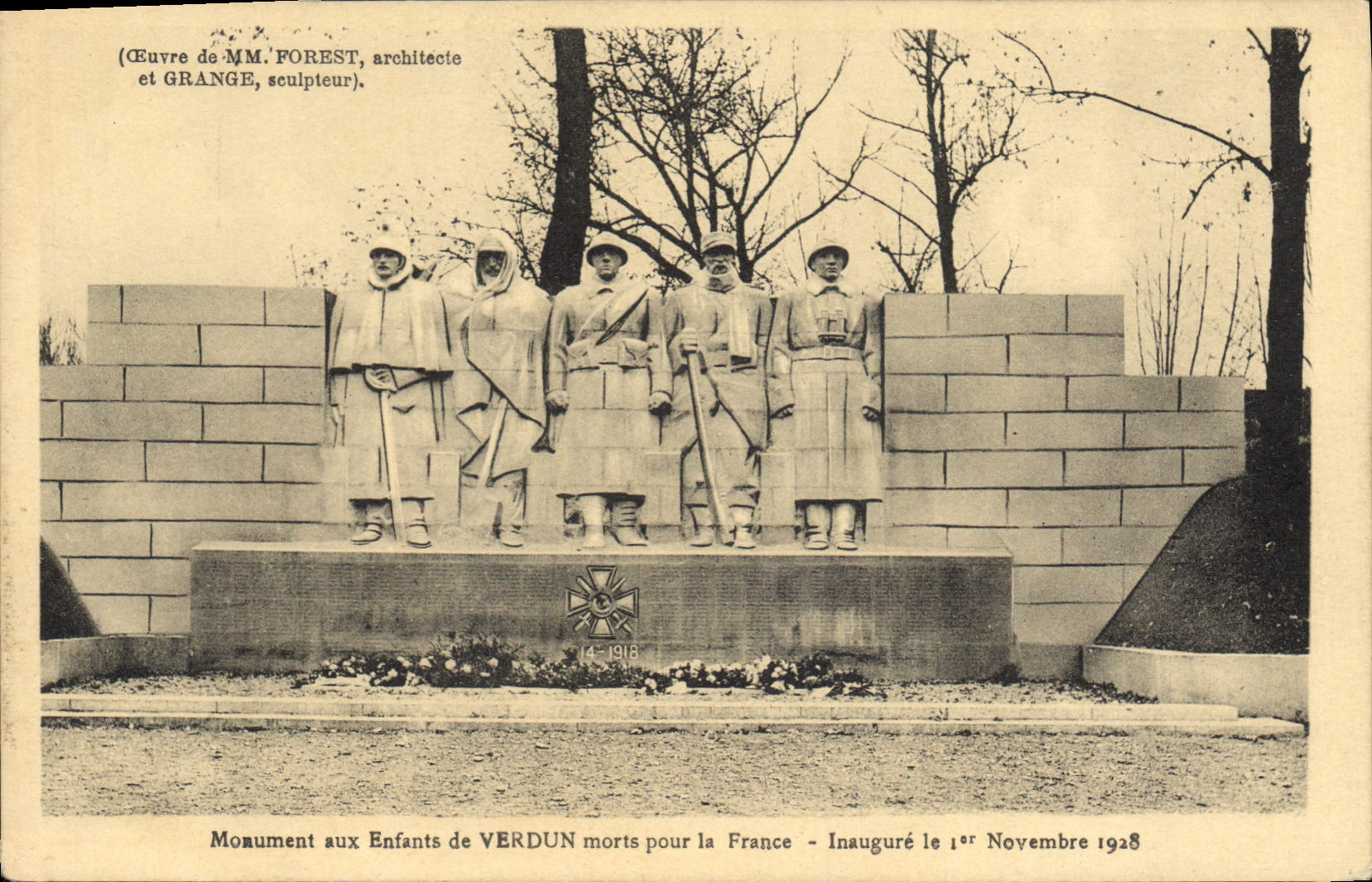 CPA Monument aux Enfants de Verdun morts pour la France 