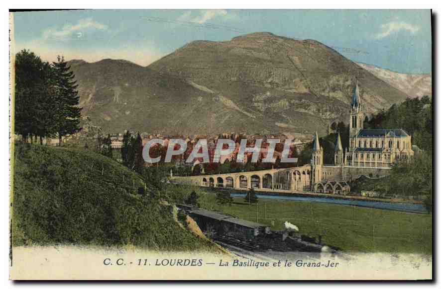 CPA Lourdes La Basilique et le Grand Jer Train