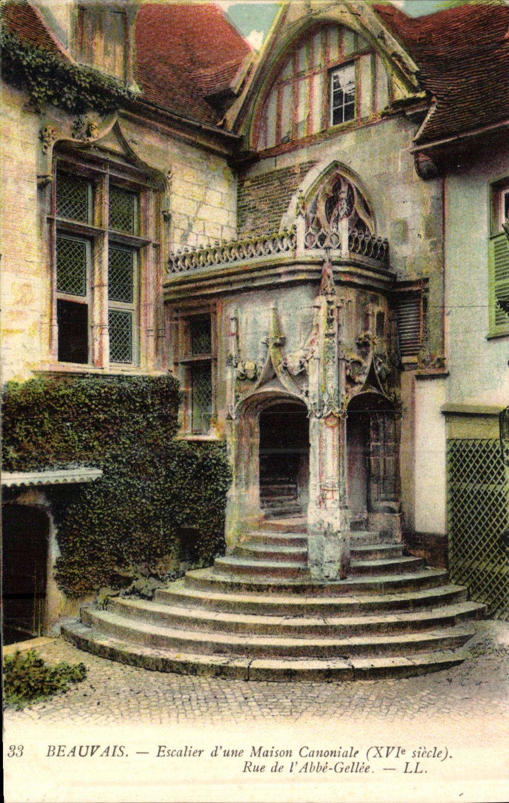 CPA Beauvais Escalier d'une Maison Canoniale Rue de l'Abbe Gellee 