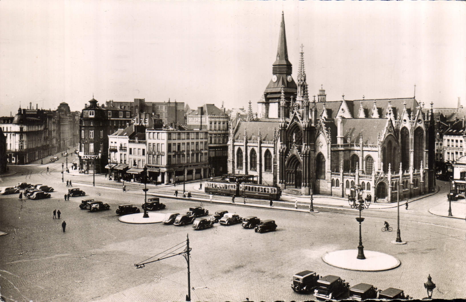 CPA Roubaix Grand Place et Eglise Saint Martin 