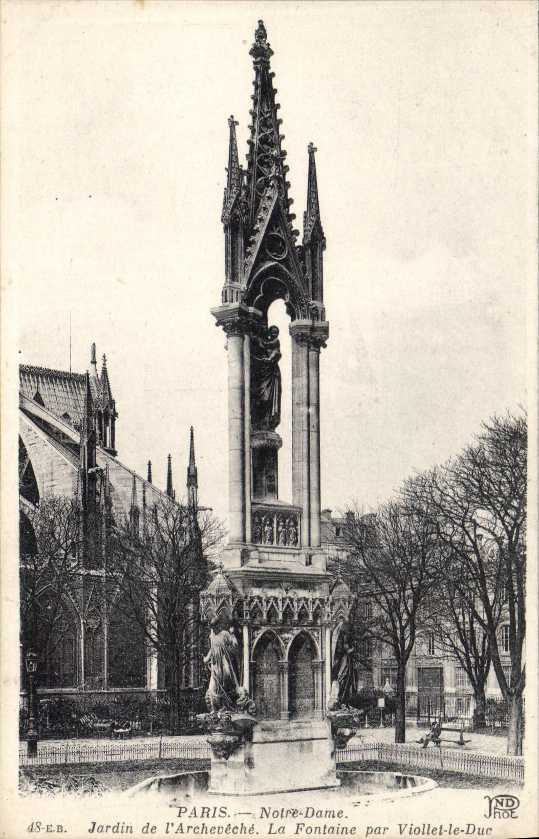 CPA Paris Notre Dame Jardin de l'Archeveche La Fontaine par Viollet le Duc 