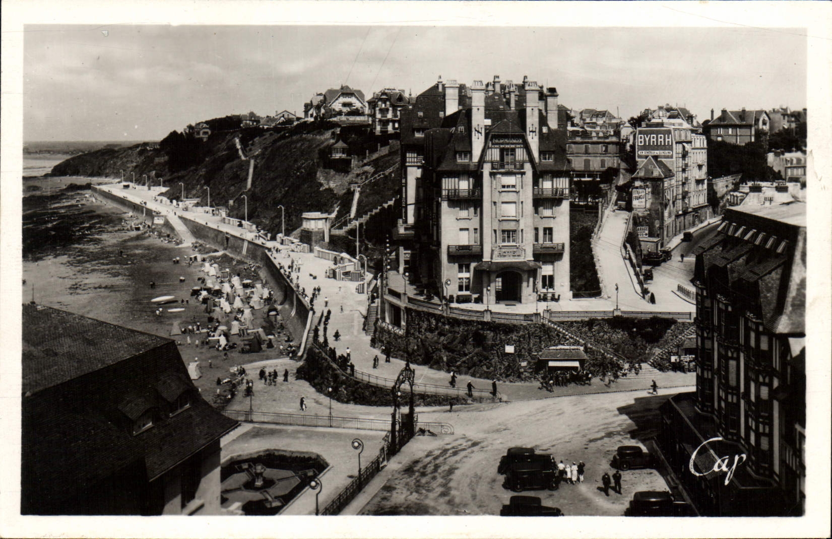 Granville - La Plage du Casino — éditeur REAL-PHOTO-C.A.P. n°46