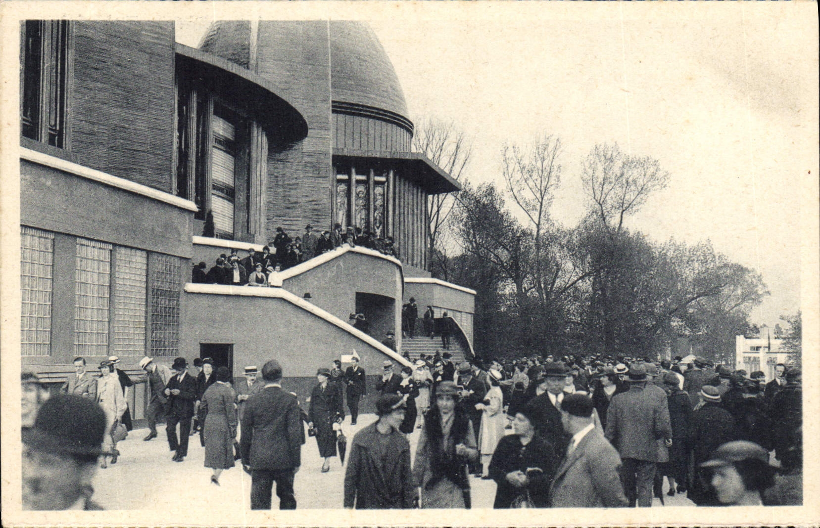 CPA Exposition Bruxelles 1935 Palais de Vie Catholique Sur les Terrasses 