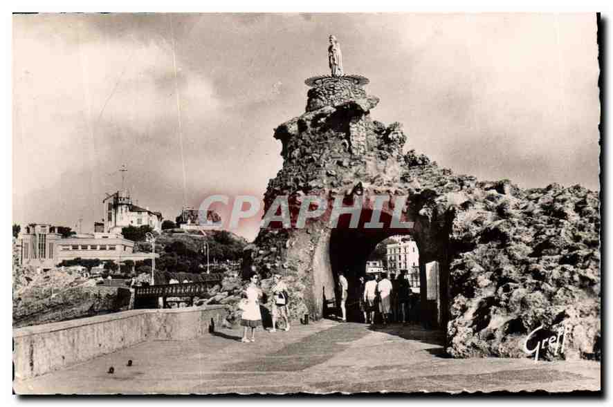 CPA En Pays Basque Biarritz Basses Pyrenees La Rocher de la Vierge 