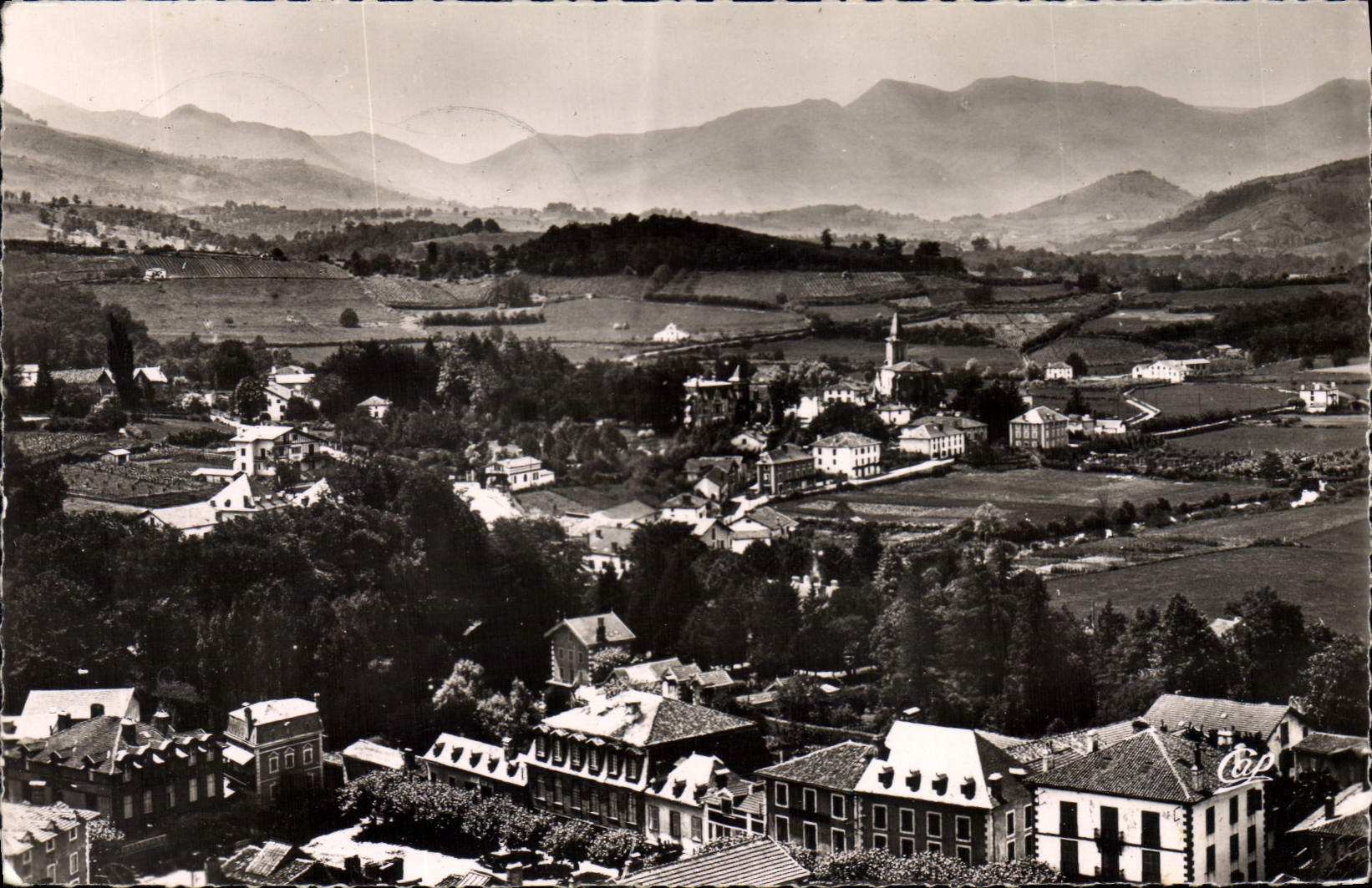 St-Jean-Pied-de-Port — Vista general hacia el Col d'Ispeguy — Cio des Arts Photomécaniques