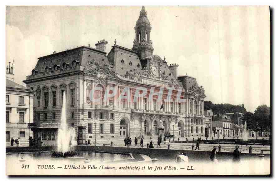 CPA Tours L'Hotel de Ville et les Jets d'Eau 