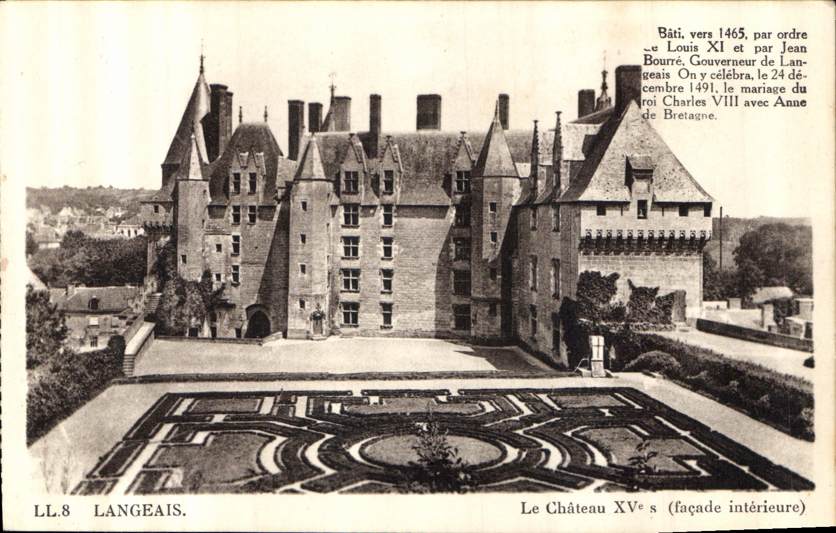 CPA Langeais Le Chateau facade interiure 