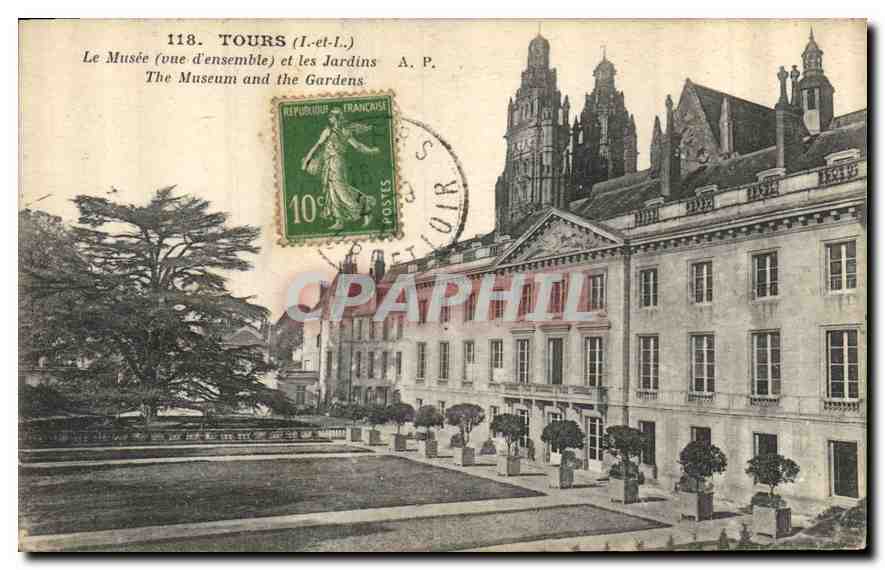 CPA Tours Le Musee vue d'ensemble et les Jardins 