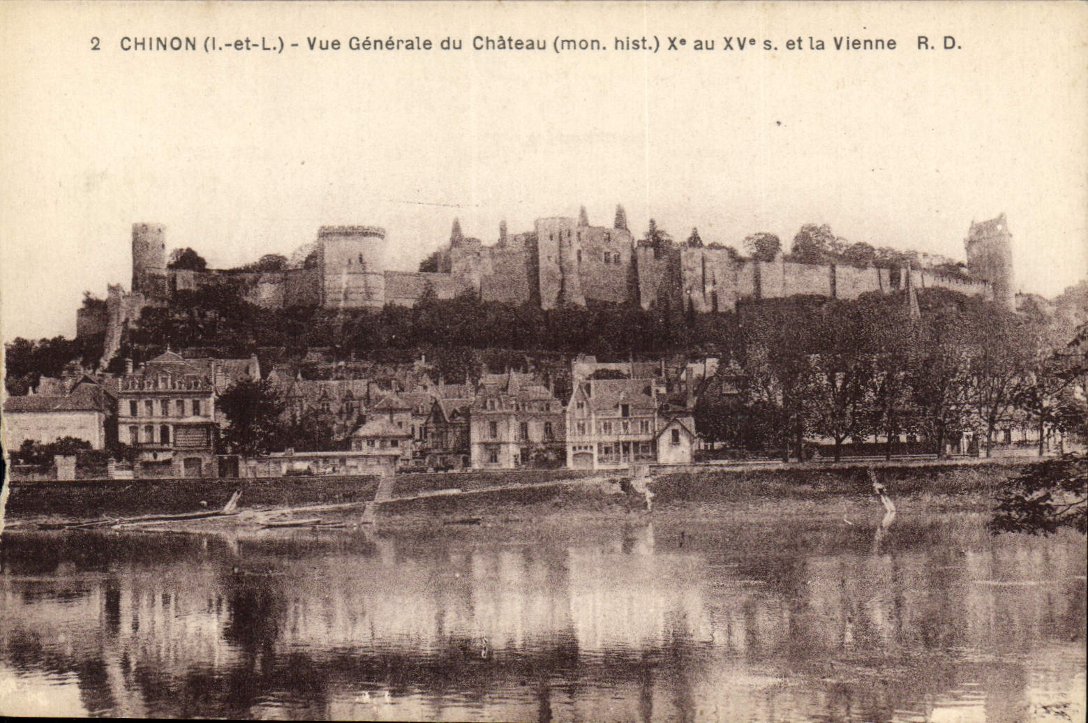 CPA Chinon Vue Generale du Chateau 