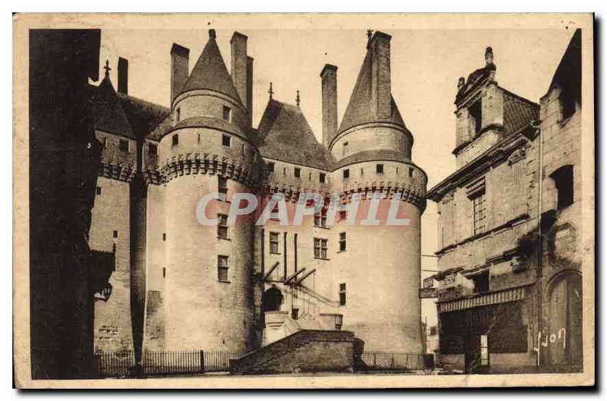 CPA Langeais Indre et Loire L'Entree du Chateau 