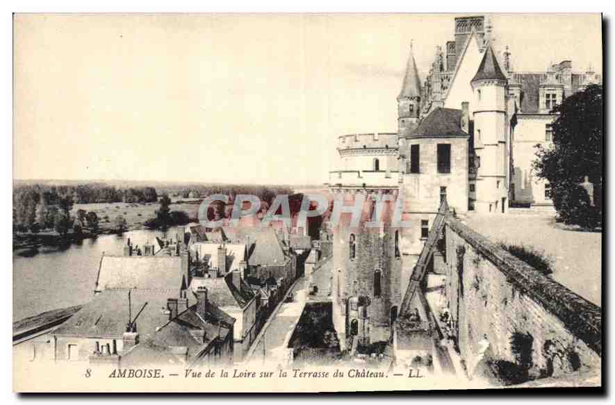 CPA Amboise Vue de la Loire sur la Terrasse du Chateau 