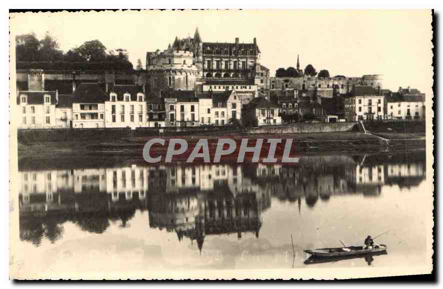 CPA Amboise Le Chateau se mirant dans la Loire 