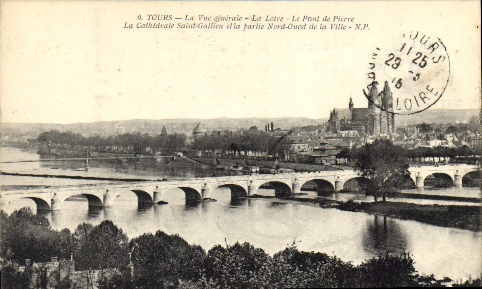 CPA Tours La Vue generale La Loire Le Pont de Pierre 