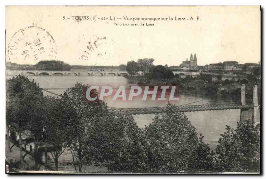 CPA Tours Vue panoramique sur la Loire 