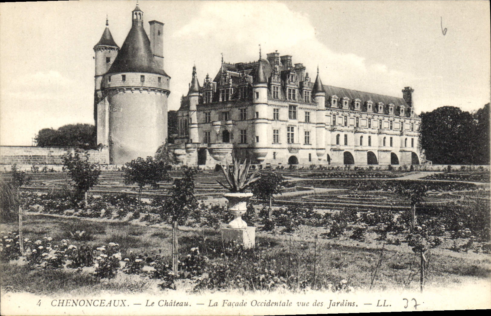 CPA Chenonceaux Le Chateau La Facade Occidentale vue des Jardins 