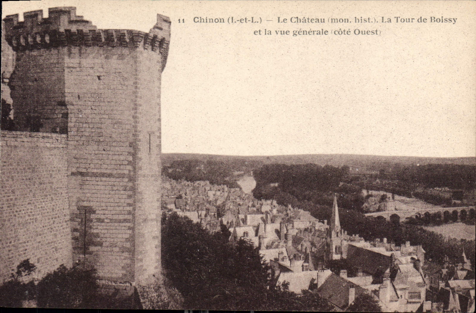 CPA Chinon Le Chateau La Tour de Boissy et la vue generale cote Ouest 