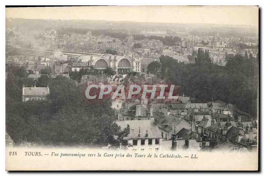 CPA Tours Vue panoramique vers la Gare prise des Tours de la Cathedrale 