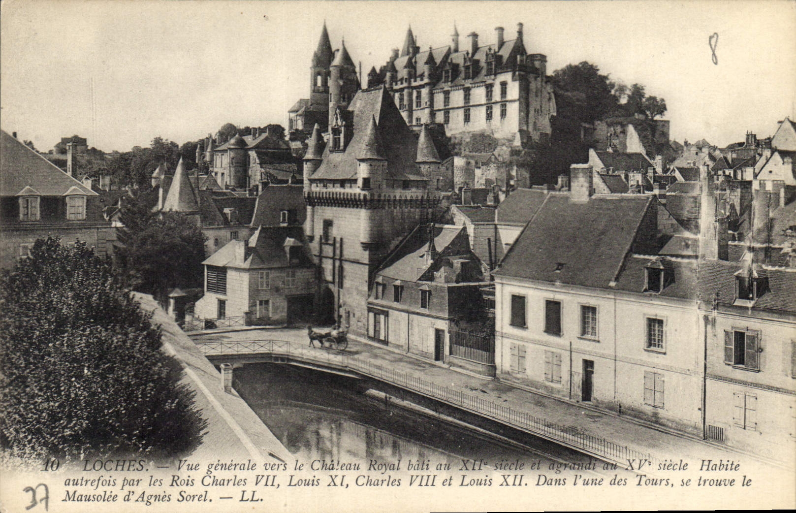 CPA Loches Vue generale vers le Chateau Royal 
