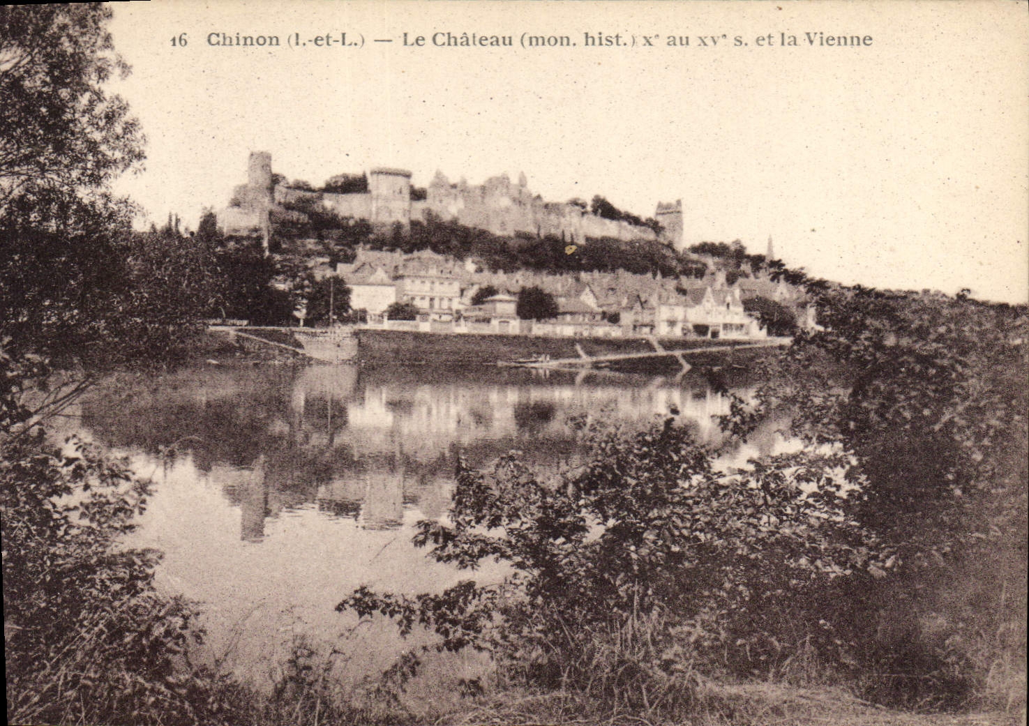 CPA Chinon Le Chateau et la Vienne 