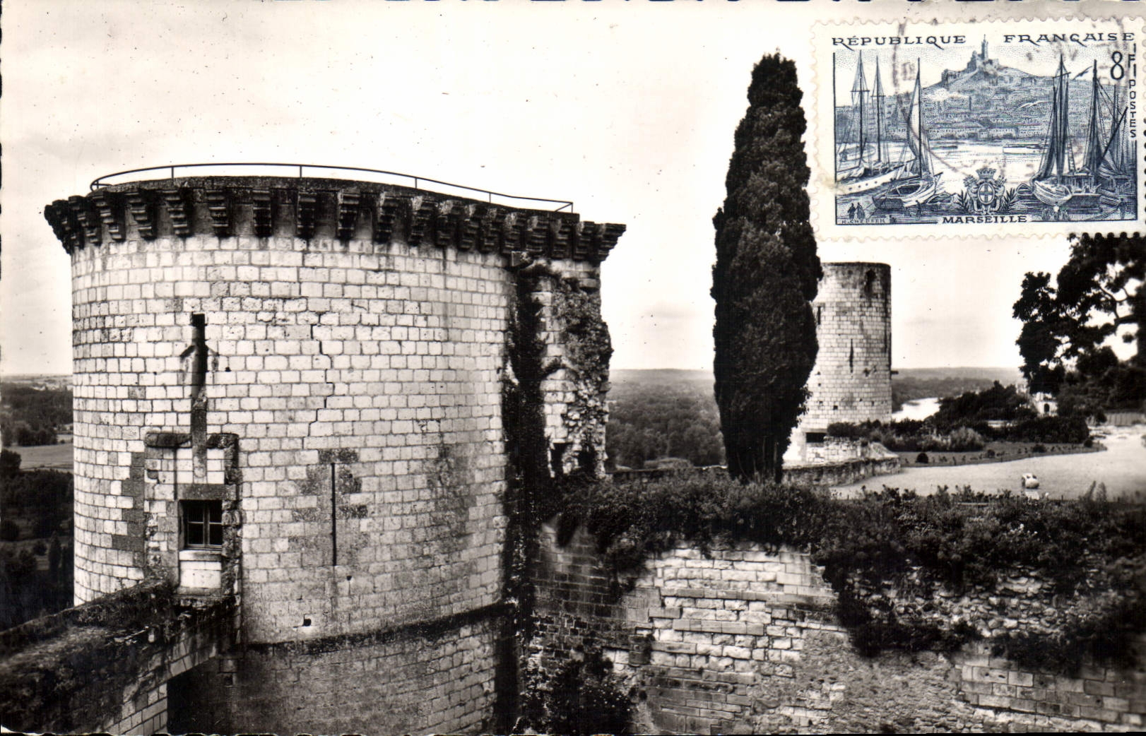 CPA Chinon L et L Le Chateau Tour de Boissy 
