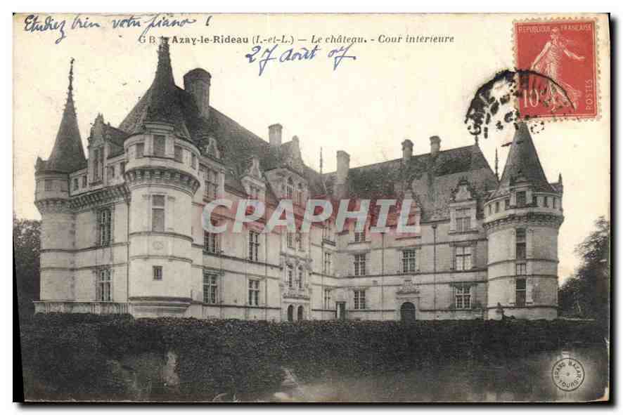 CPA Azay le Rideau L et L Le Chateau Cour Interieur 