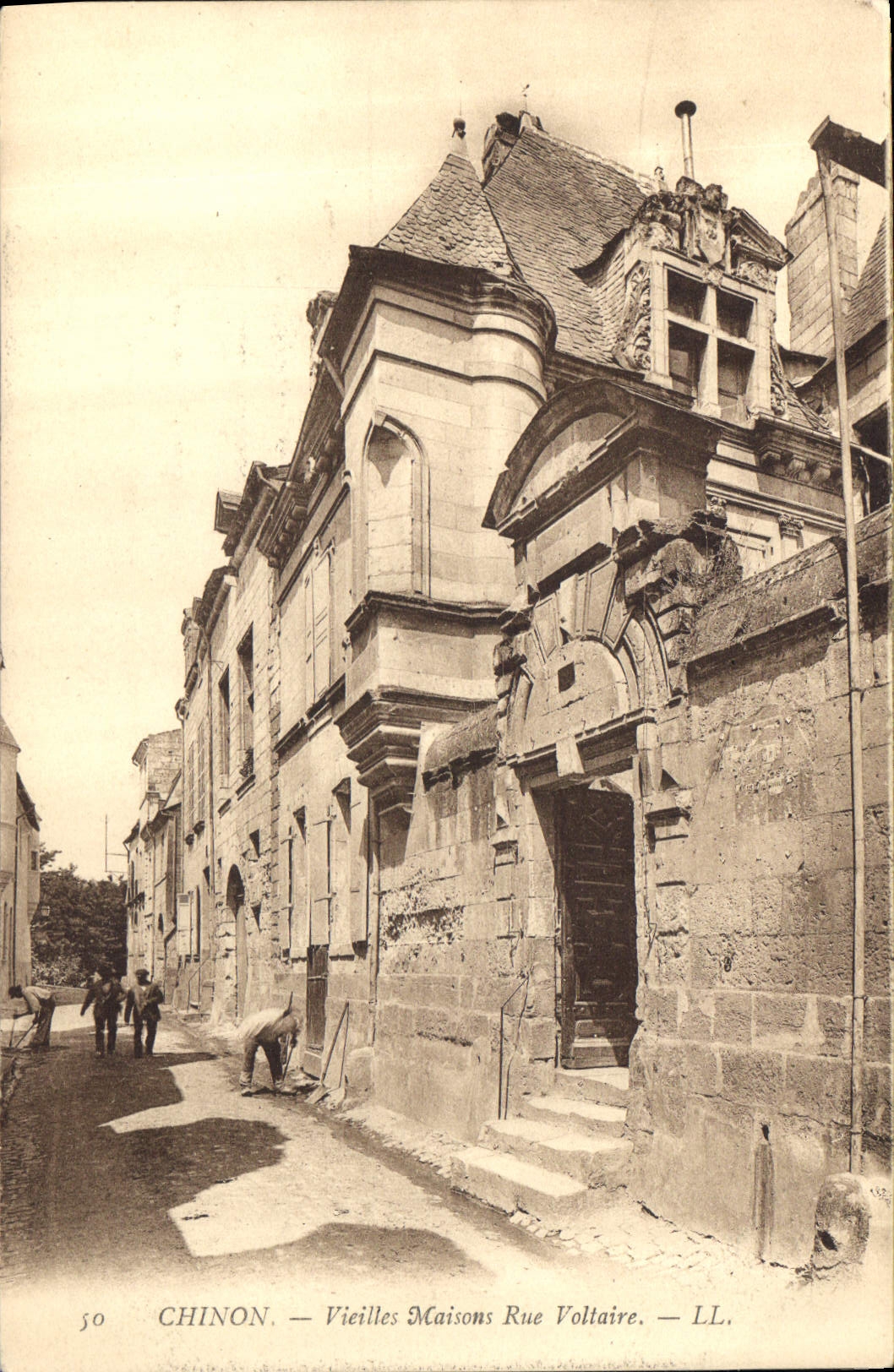 CPA Chinon Vieilles Maisons Rue Voltaire 