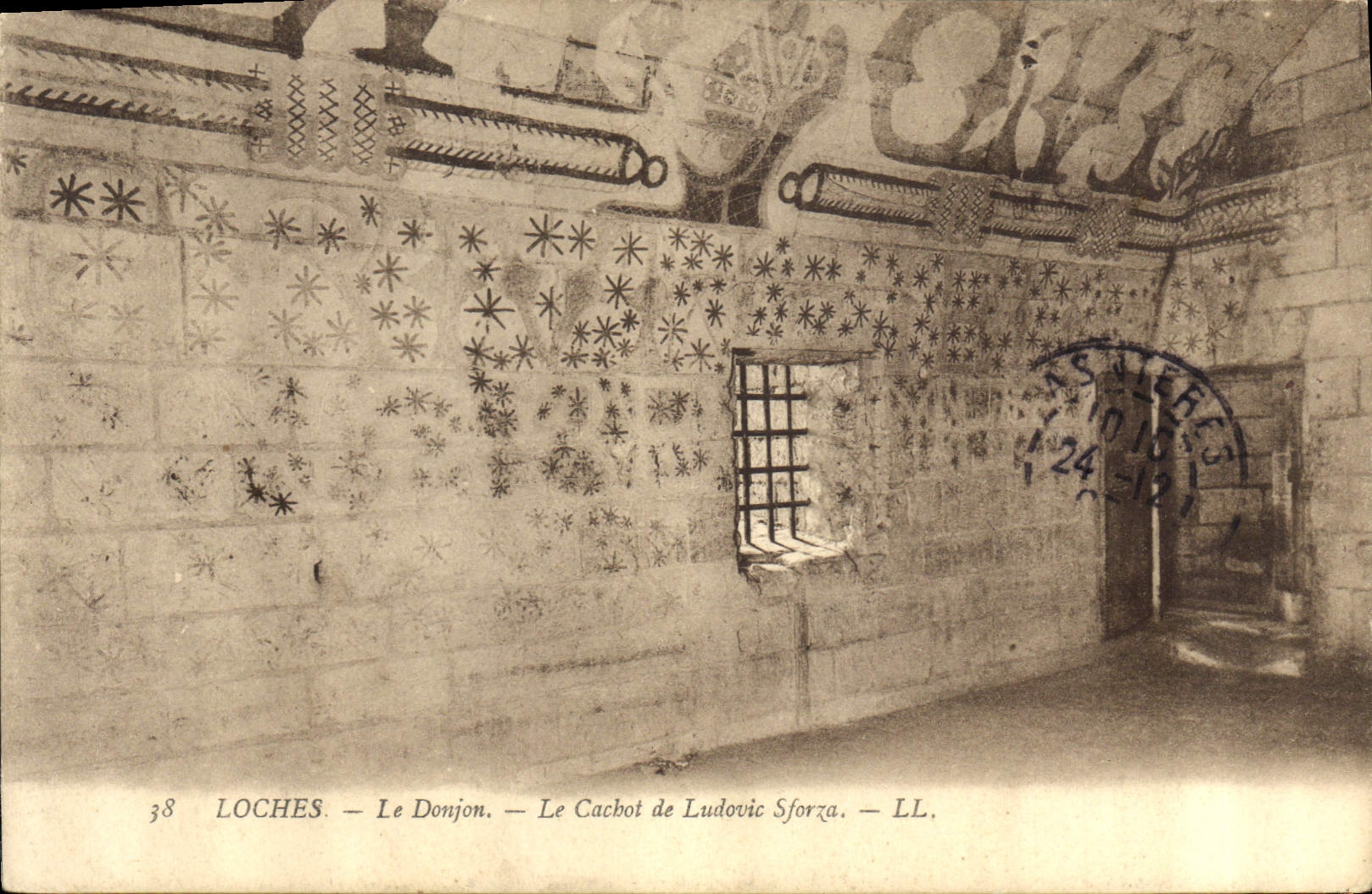 CPA Loches Le Donjon Le Cachot de Ludovic Sforza 