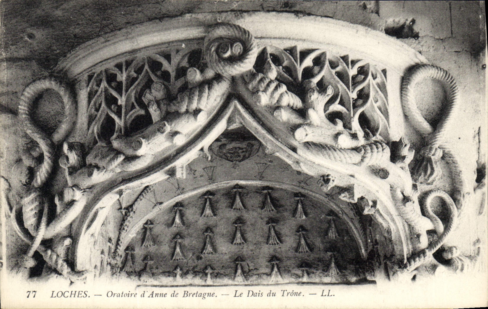 Loches — Oratoire d'Anne de Bretagne — Le Dais du Trône — LL.