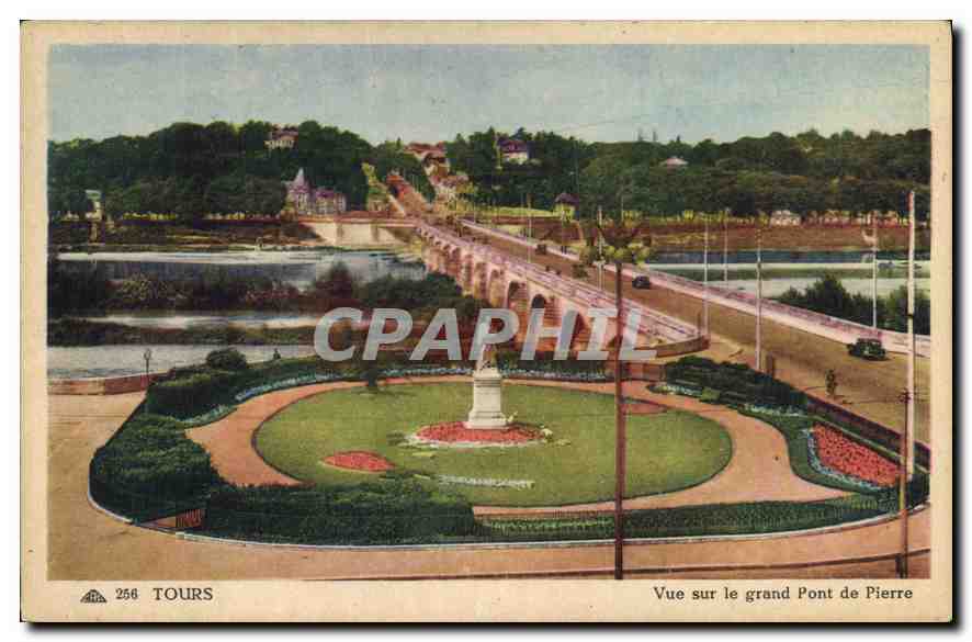 CPA Tours Vue sur le grand Pont de Pierre 