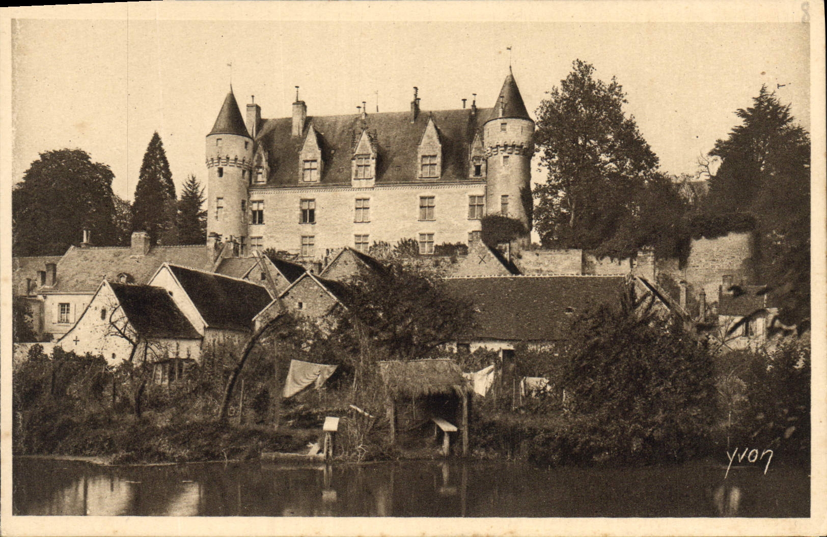 CPA La Douce France Chateaux de la Loire Chateau de Montresor 
