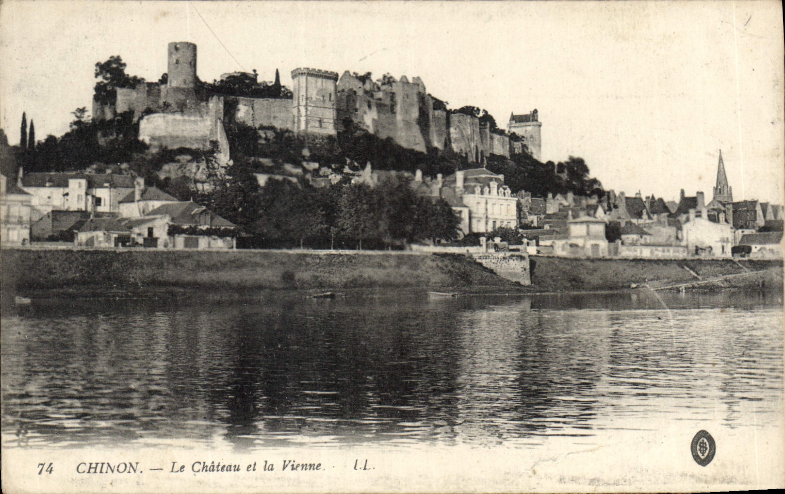 CPA Chinon Le Chateau et la Vienne 