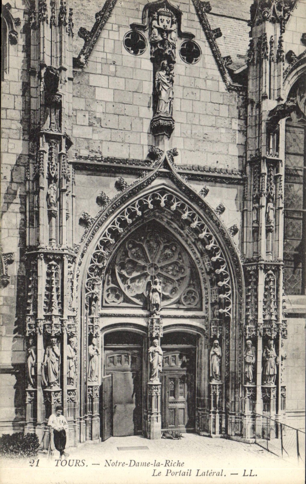 Tours — Notre-Dame-la-Riche — Le Portail Latéral — LL. — Éditeur LLN, n°21