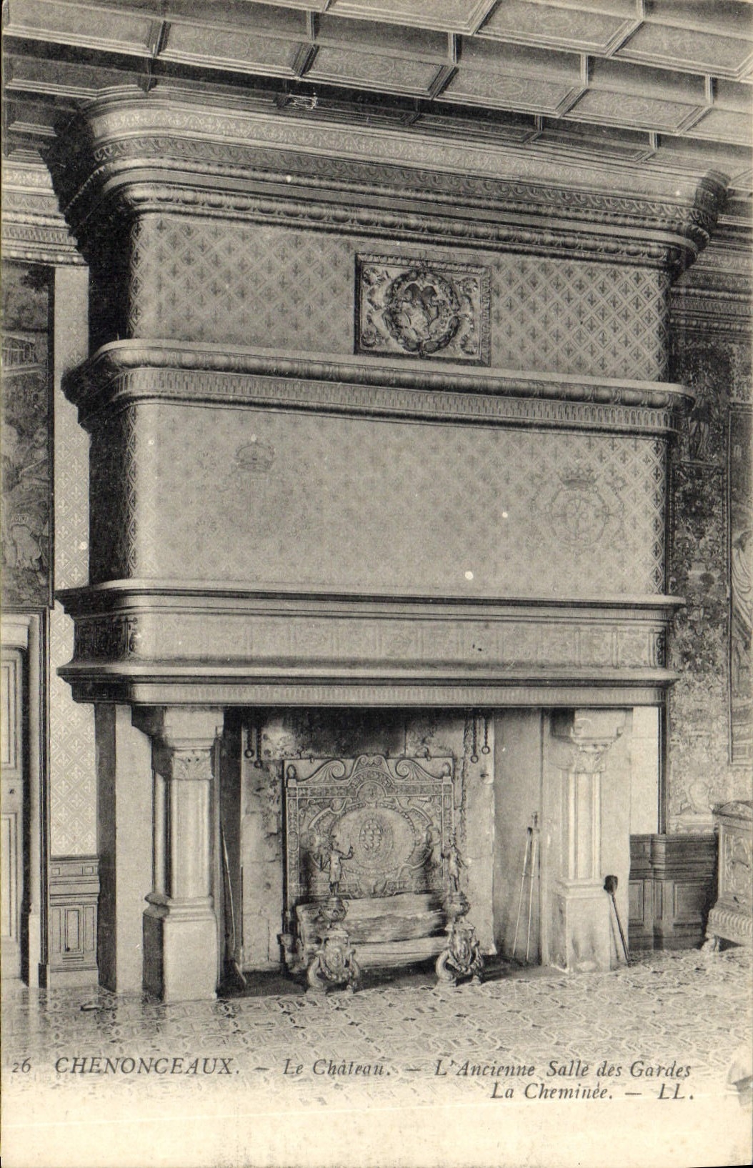 CPA Chenonceaux Le Chateau L'Ancienne Salle des Gardes La Cheminee 