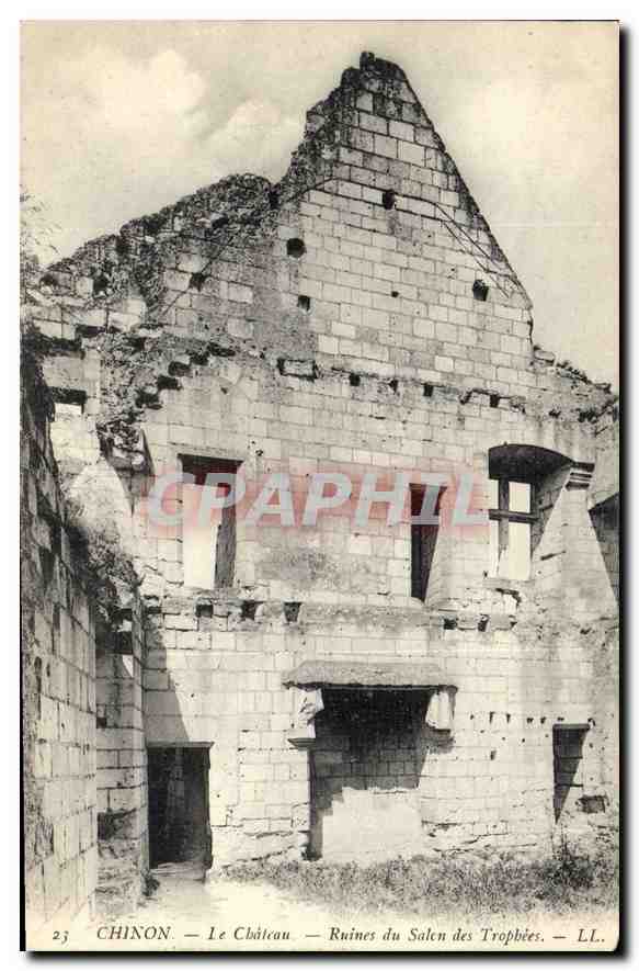CPA Chinon le Chateau Ruines du Salen des Tropbees 