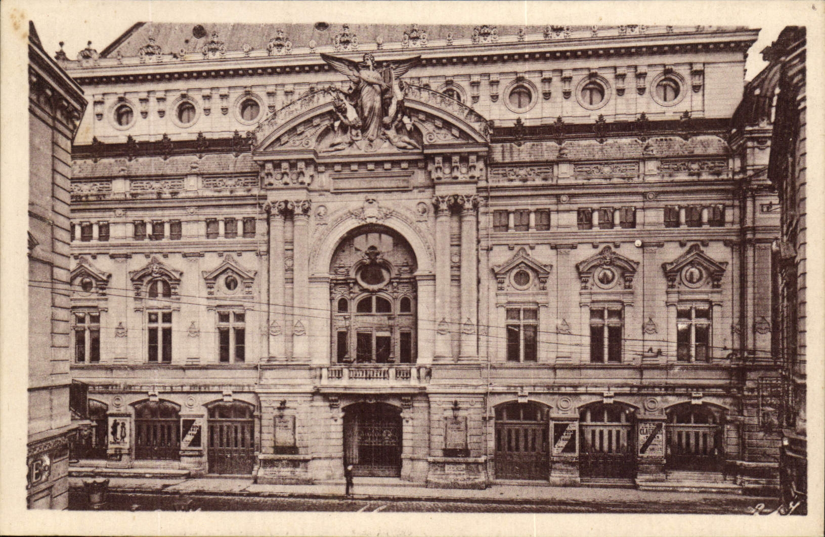 CPA Tours le Theatre Municipal Rochard Arch 1872 Sculptures de Combarieux 